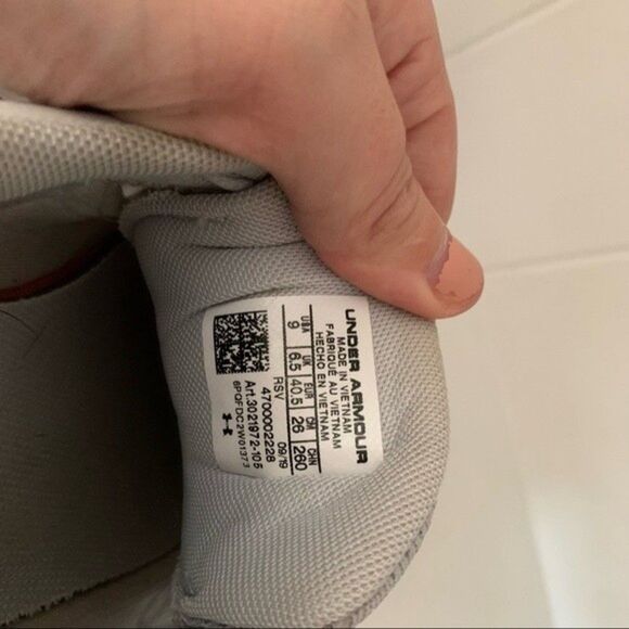 Under Armour Gray Mesh Charged Assert 8 Light Weight Running Sneakers - Picture 11 of 13